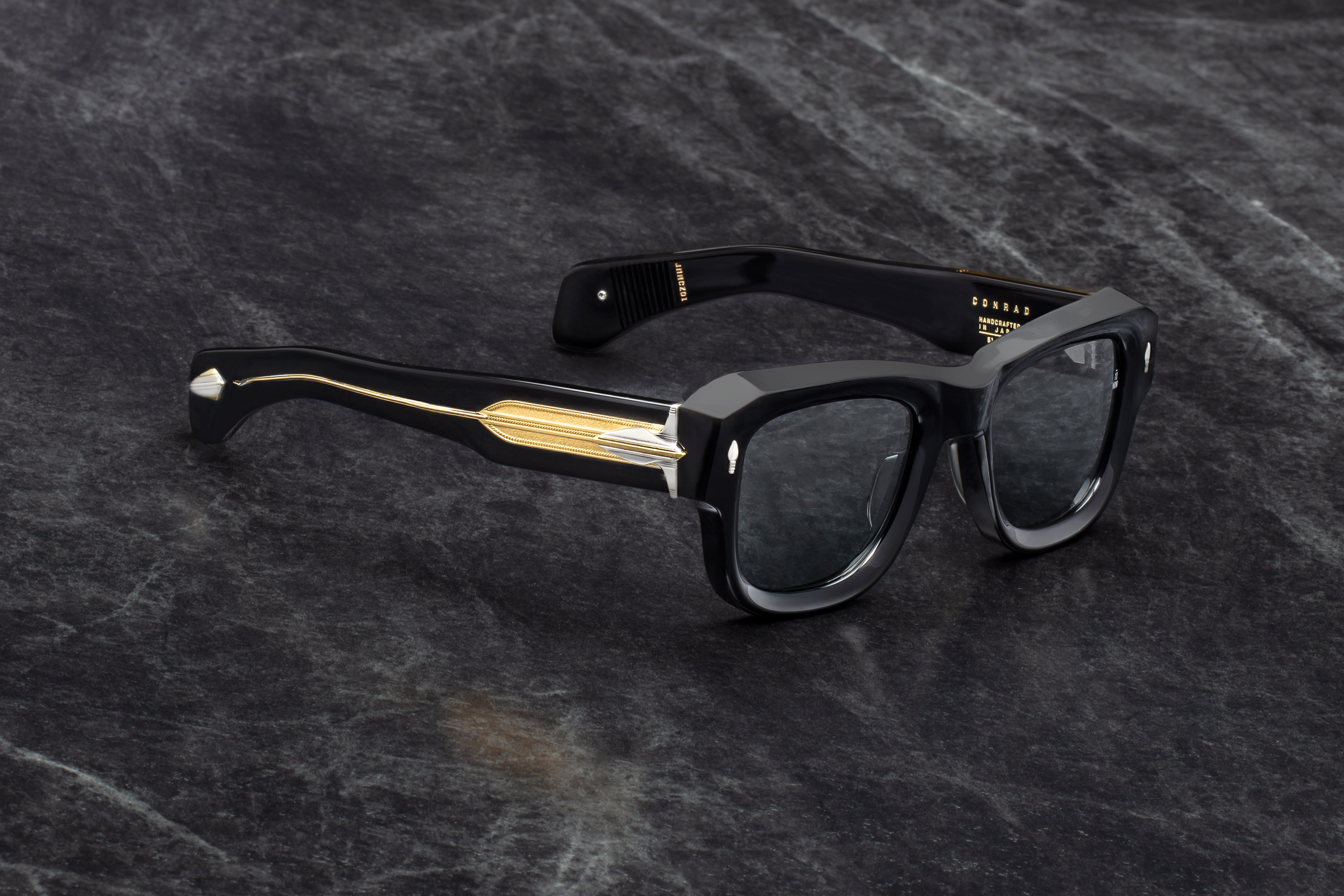 01-NOIR / NEUTRAL GRAY MINERAL GLASS
